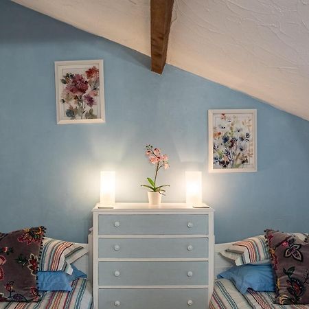 Lavender House - Traditional Stone House Oozing Charm And Character Cersay Buitenkant foto