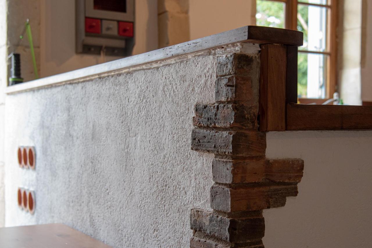 Lavender House - Traditional Stone House Oozing Charm And Character Cersay Buitenkant foto