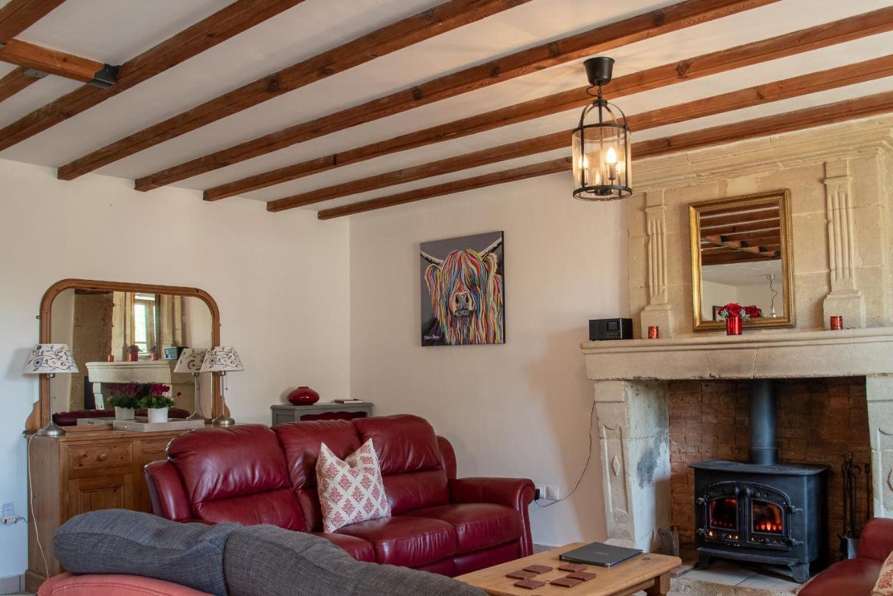Lavender House - Traditional Stone House Oozing Charm And Character Cersay Buitenkant foto