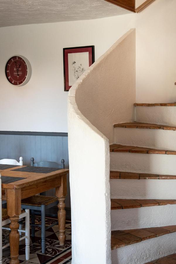 Lavender House - Traditional Stone House Oozing Charm And Character Cersay Buitenkant foto