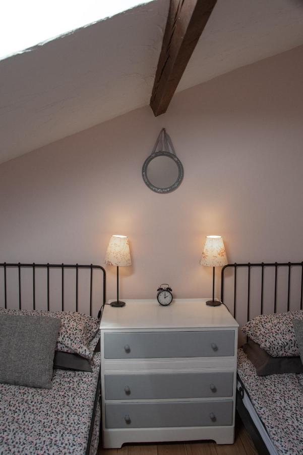 Lavender House - Traditional Stone House Oozing Charm And Character Cersay Buitenkant foto