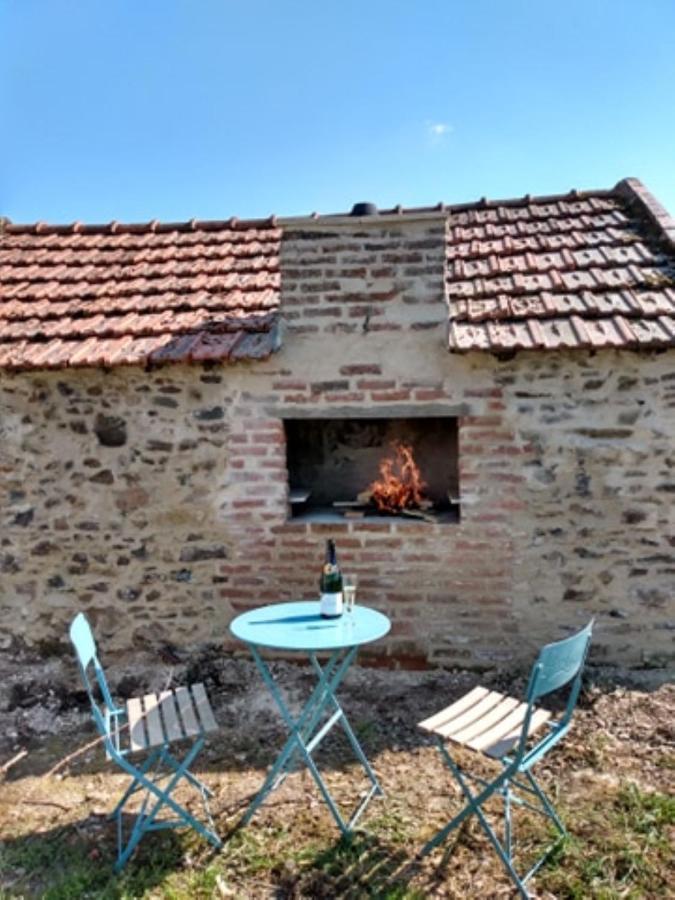 Lavender House - Traditional Stone House Oozing Charm And Character Cersay Buitenkant foto